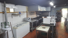 MUY BUEN RESTAURANTE – REMATE ON LINE el LUNES 27/12/2021 en internet