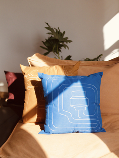 Almofada Azul - Paira | Almofadas, mantas e painéis pintados à mão 