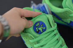 Nike SB Dunk Low X Grateful Dead Bears "Green" na internet