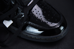 Imagem do Air Jordan 1 Retro High "Black Metallic Gold"