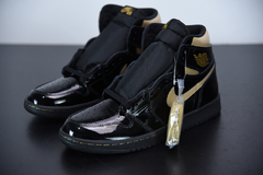 Air Jordan 1 Retro High "Black Metallic Gold" na internet