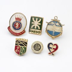 Pins Inyectados con Terminación Color y Resina Cristal - comprar online