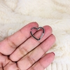 Piercing fake coração escrito "amor" folheado a prata