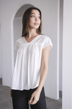 Blusa YUMI - comprar online