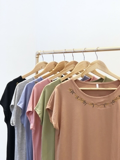 Remera PANSY