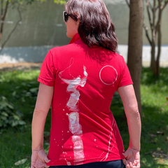 Camisa polo feminina vermelha na internet