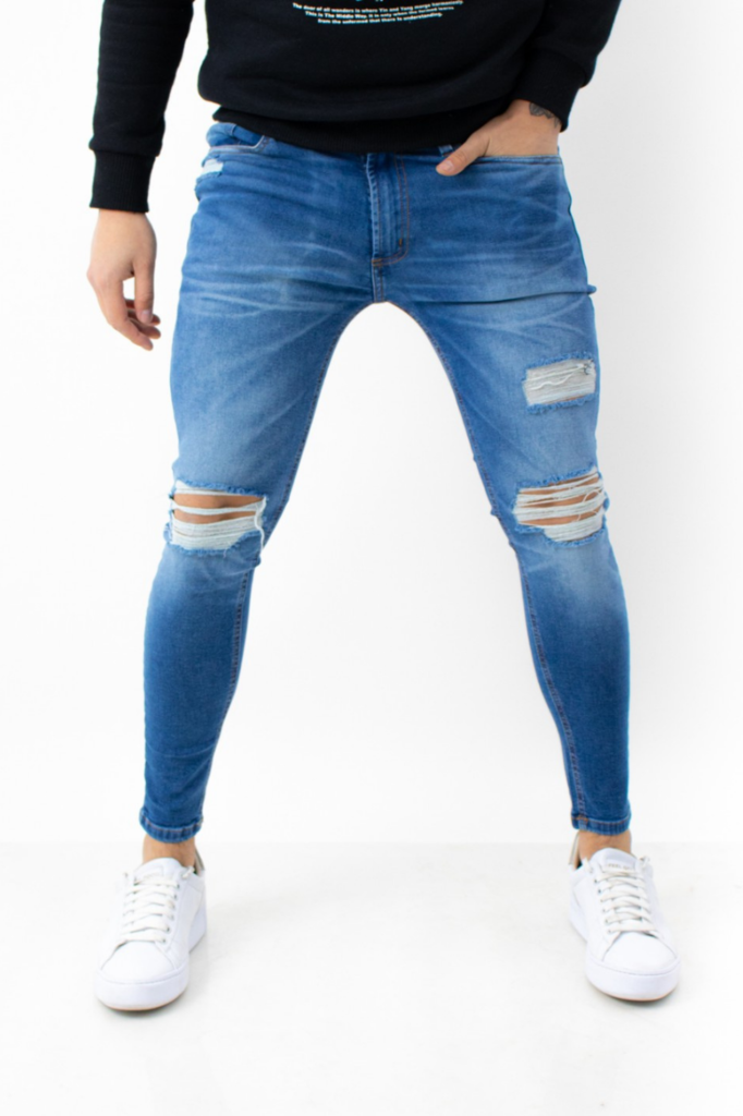 pantalones con roturas hombre