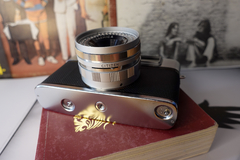 Yashica Minister III con lente Yashinon 45 mm f 2,8