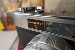Yashica Minister III con lente Yashinon 45 mm f 2,8 en internet