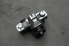 Minolta XG9 con optica 45mm f2 en internet