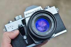 Praktica LTL con lente Pentacom 50 mm f 1,8 y estuche original