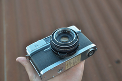 Minolta A5 con optica Rokkor 45 mm f2,8 y estuche original en internet
