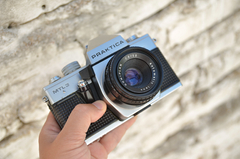 Praktica MTL 3 con lente Domiplan 50mm f 2,8
