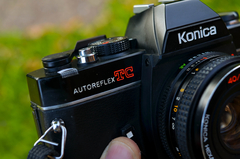Konica Auto reflex TC con Konica Hexanon 40 mm f 1,8 + Filtro UV + Tapa + Estuche - Oeste Analogico