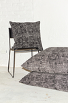 ALMOHADON 60X60 / FIBRON CRUZADO NEGRO