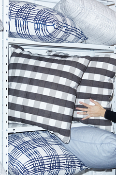 ALMOHADON 60X60 / CUADRILLE GRIS + GRIS - LUNA/OKS
