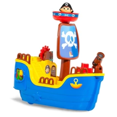 Molto barco pirata