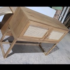 Consola De Petiribi Con Esterilla.