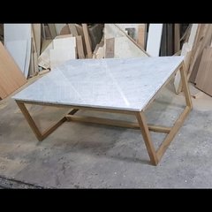 Mesa Ratona De Petiribi Con Tapa De Mármol Carrara
