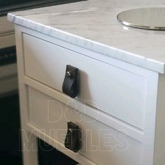 Mesa De Luz Laqueada Con Tapa De Mármol Carrara