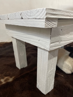 Mesa Ratona Blanca de Madera - Vanessa Sivulosky
