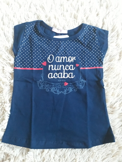Blusa infantil  O amor nunca acaba