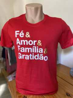 Camiseta Fe Amor Família Gratidão