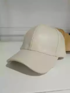 GORRA CUERINA en internet