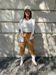 CAMISA CON TAJOS