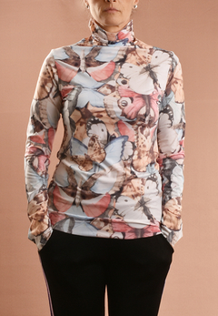 Blusa Gola Alta Borboletas Aquerela