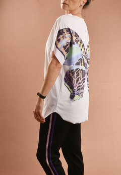 Camiseta TEC Dupla Face Borboleta Colorida - comprar online
