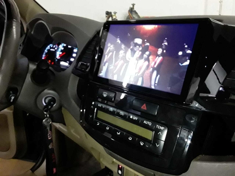 Stereo Multimedia 9" para Toyota Hilux 2010 al 2015 con GPS - WiFi - Mirror Link para Android/Iphone
