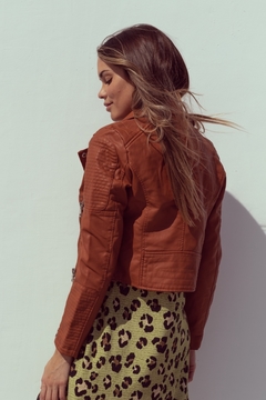 CAMPERA CUERO MIRI IMPORTADA en internet