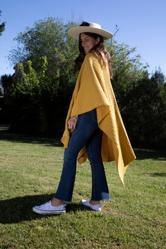 Ruana hilo color caramelo - comprar online