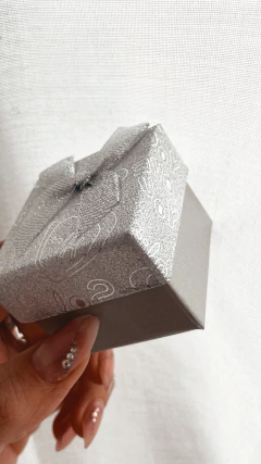 CAJA ANILLO BRILLOSA PLATEADA - comprar online