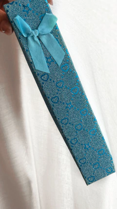 CAJA CADENA/PULSERA BRILLOSA CELESTE