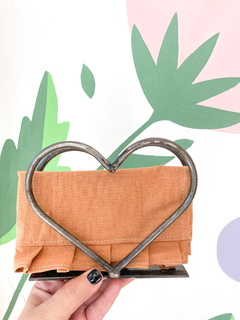 Servilletero corazón - comprar online