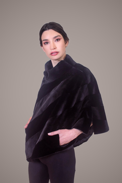 DAPHNE Cape - comprar online