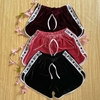 SHORT EM VELUDO LOVE na internet