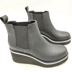 BOTA CORTA ALE CUERO NEGRO - comprar online