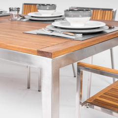 Mesa de acero inoxidable y peteribi
