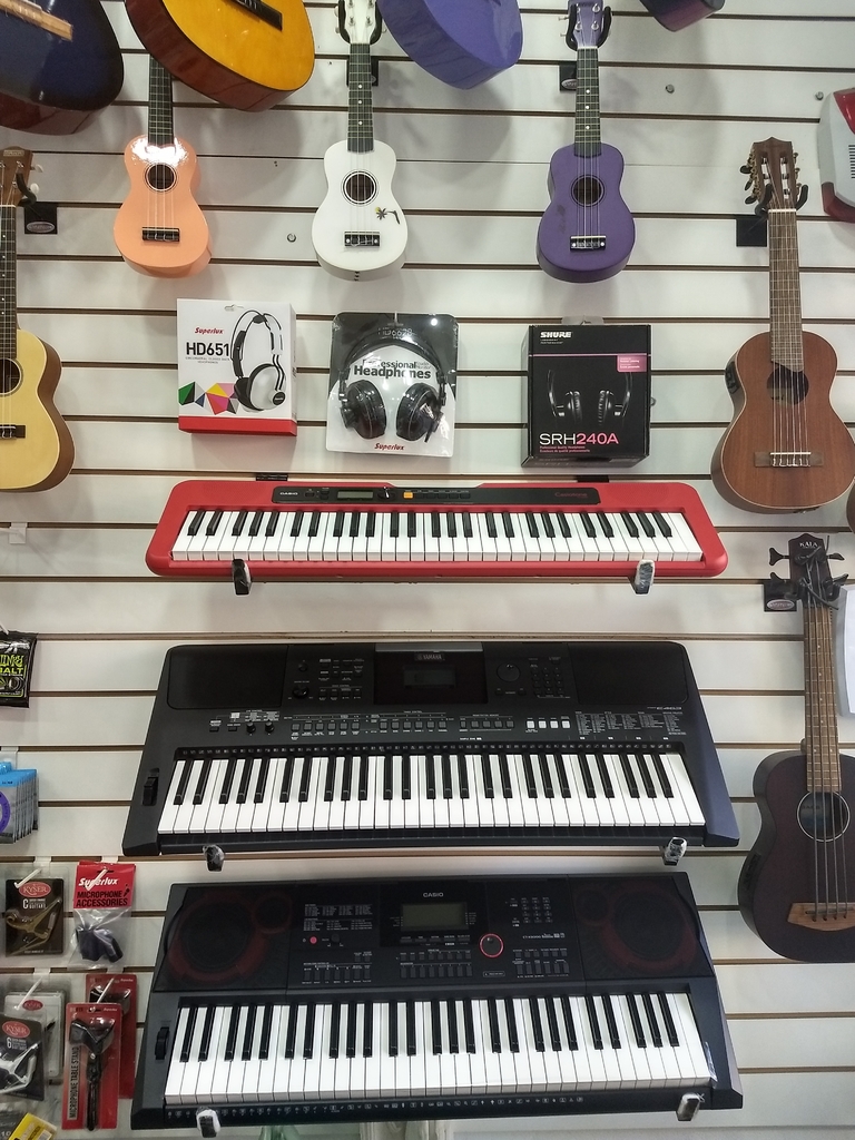 Teclado Yamaha Psr-e373 5 Octavas 61 Teclas Sensitivo Usb