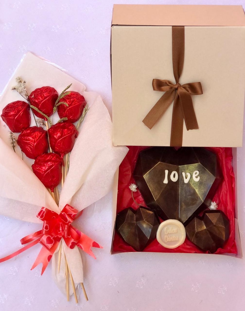 Combo box corazón + ramo de rosas - Dulces Chinitas